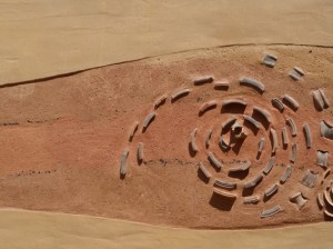 mur de terre dans la cour
