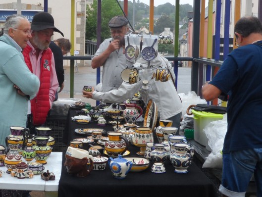 brocante faiencerie saint jean de bretagne 5